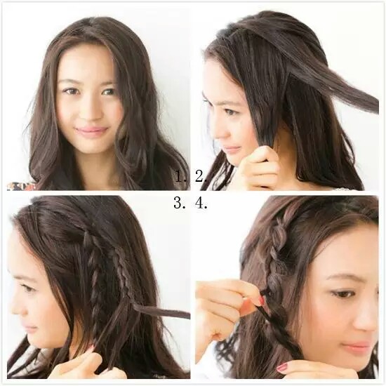 step1：将卷发梳理一下后按照Z字形分出刘海。 step2：从前额取出发束编成三股辫。 step3：继续编出第二条三股辫。 step4：另外一侧也编成一条辫子并拉扯蓬松。