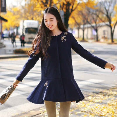 韩版裙摆刺绣中长款毛呢外套 冬装女装学院风长袖呢大衣