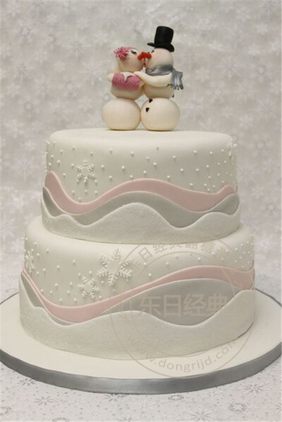 冬季婚礼蛋糕素材带雪人的双层的