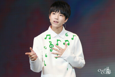 #王俊凯# #TFBOYS王俊凯# #TFBOYS#151108 cr：CatFoodClub_王俊凯的猫粮社