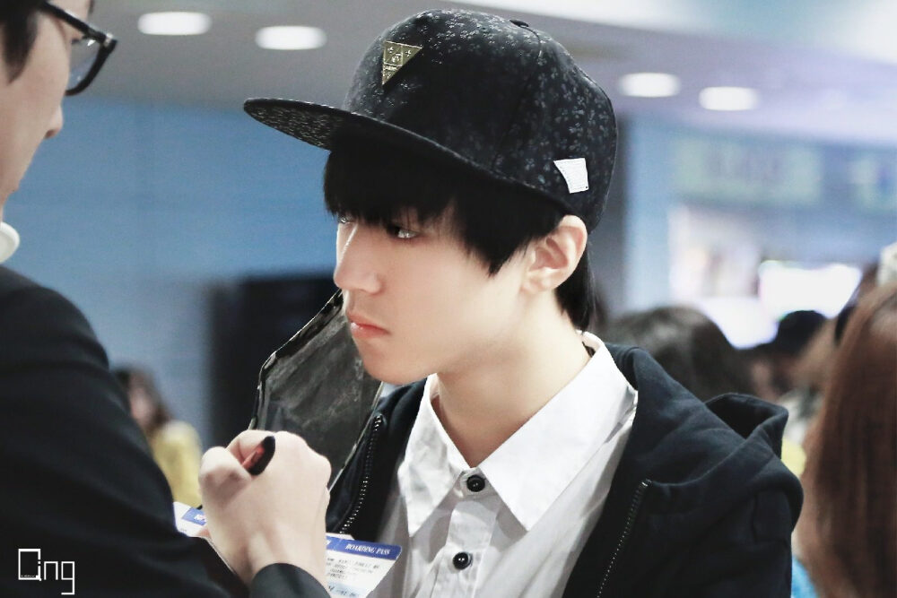 #王俊凱# #TFBOYS王俊凱# #TFBOYS# 151124 首爾仁川機場-廣州白云機場 cr：究極王俊凱