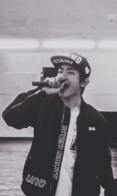 易烊千玺 最帅 唱歌