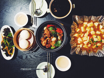 好吃的台湾菜 麻婆豆腐很麻 流沙包又咸又甜 小火慢炖至黏稠的烧仙草赞