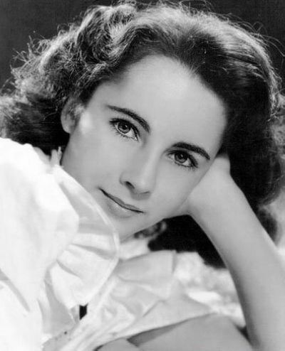 伊丽莎白·泰勒（Elizabeth Taylor），1932年2月27日出生于英国伦敦，美国影视演员。