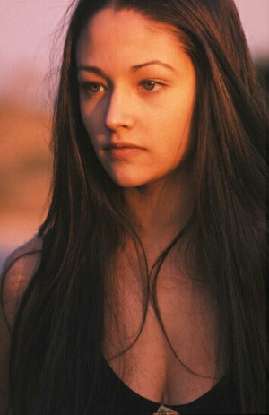 奥利维亚·赫西（Olivia Hussey），1951年出生于阿根廷首都布宜诺斯艾利斯，演员。 兼备东方和西方之美。因在1968年的影片《罗密欧与朱丽叶》中饰演朱丽叶而成名，当时年仅十七岁。