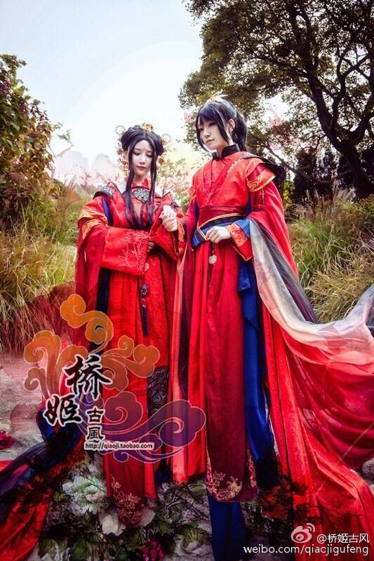 【桥姬古风】风花雪月系列之花嫁牡丹婚服情侣套装，婚服女：原PO 婚服男@陌衍衍衍_ 摄影@木惟摄影-甘樂 女装链接http://t.cn/RUffKES 男装链接http://t.cn/RUffKEX