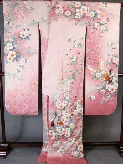 日本婚礼和服，刺绣，粉色的