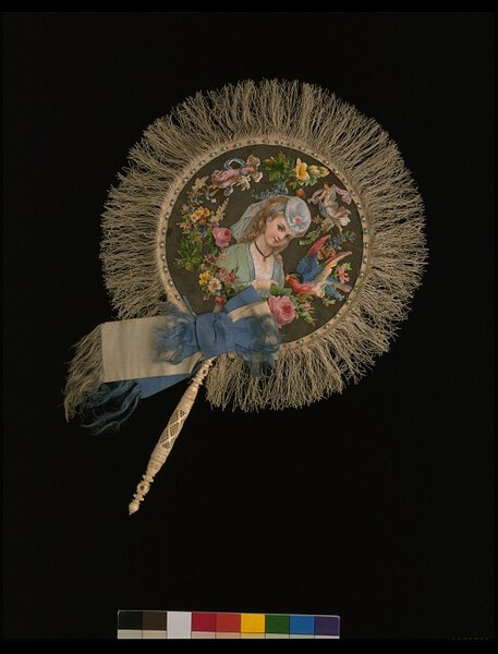 丝绸、雕刻和镂空的象牙柄，法国1870