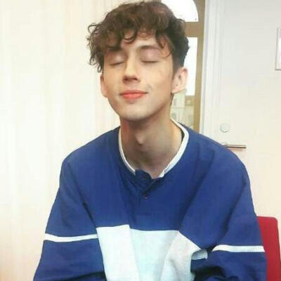 Troye Sivan戳爷