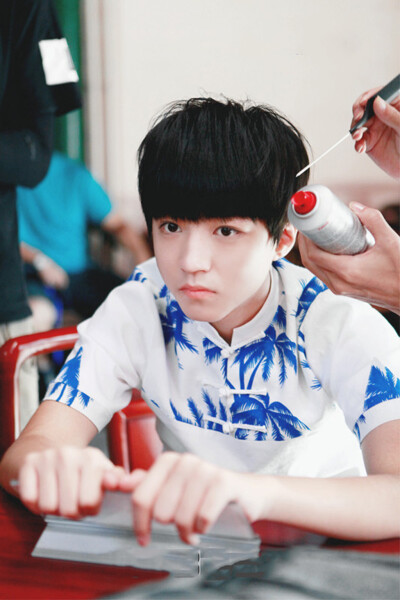 #王俊凯# #TFBOYS王俊凯# #TFBOYS# 饭修图 cr：最近RP很差的冰冰酱