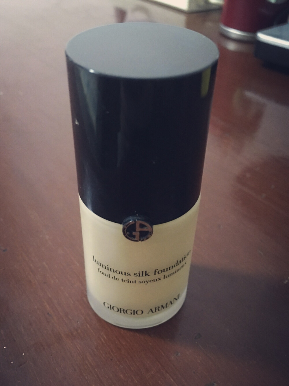 Giorgio Armani luminous silk foundation 阿玛尼柔亮自然粉底液