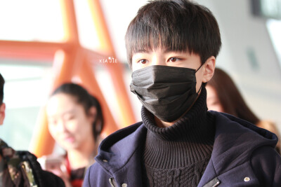 #王俊凯# #TFBOYS王俊凯# #TFBOYS#151127 重庆江北机场-北京首都机场 cr：滴滴滴叭叭呜