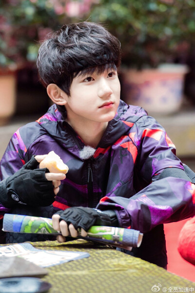 TFBOYS王源 全员加速中