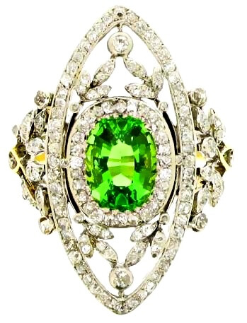 绿色石榴石和钻石指环