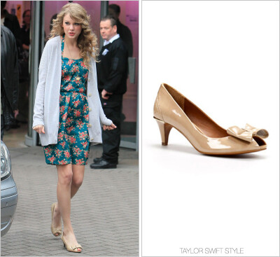 Event：Leaving MTV Studios | London, England | March 21, 2011 Shoes：Zara ‘Patent Leather Peep Toe w/ Bow Pumps’ Worn with: ModCloth dress Taylor于2011.03.21离开英国伦敦的MTV录音室。