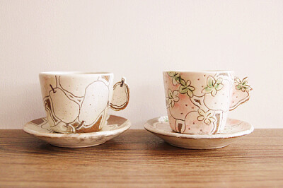 日本作家手作 古朴设计感 草莓洋梨手绘 咖啡红茶杯碟套装