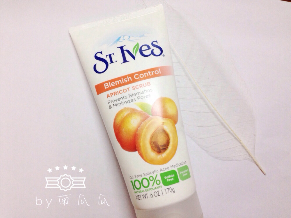 |STIVES杏子磨砂膏|便宜大碗的磨砂膏，真的很像，像桃子味。这个是含水杨酸可以去黑头的，我觉得平滑肌肤的作用大些，去黑头没有太大感觉。还可以做身体磨砂。