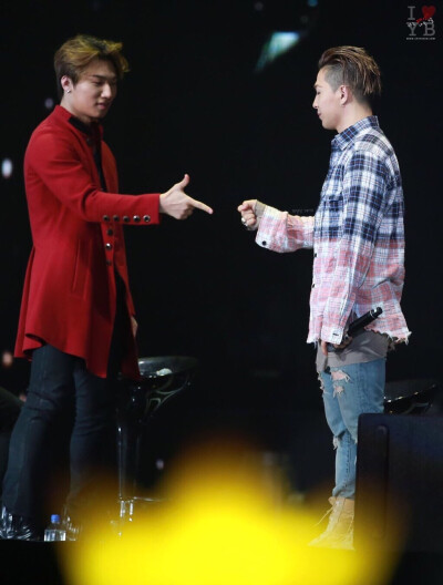 #BIGBANG##东永裴##YB##太阳#1.1北京fm 饭拍 crlogo