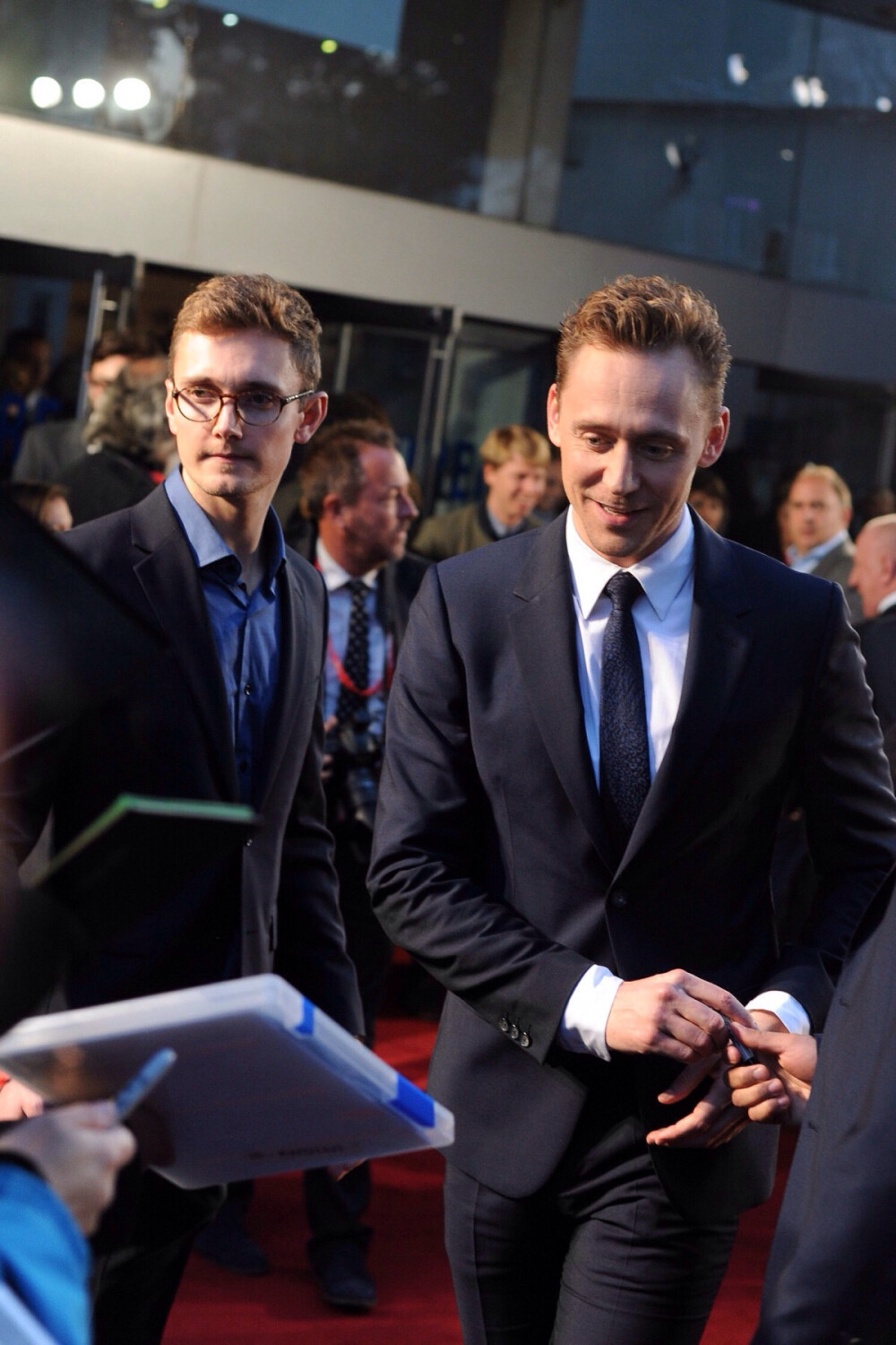 Tom Hiddleston 与Luke小哥