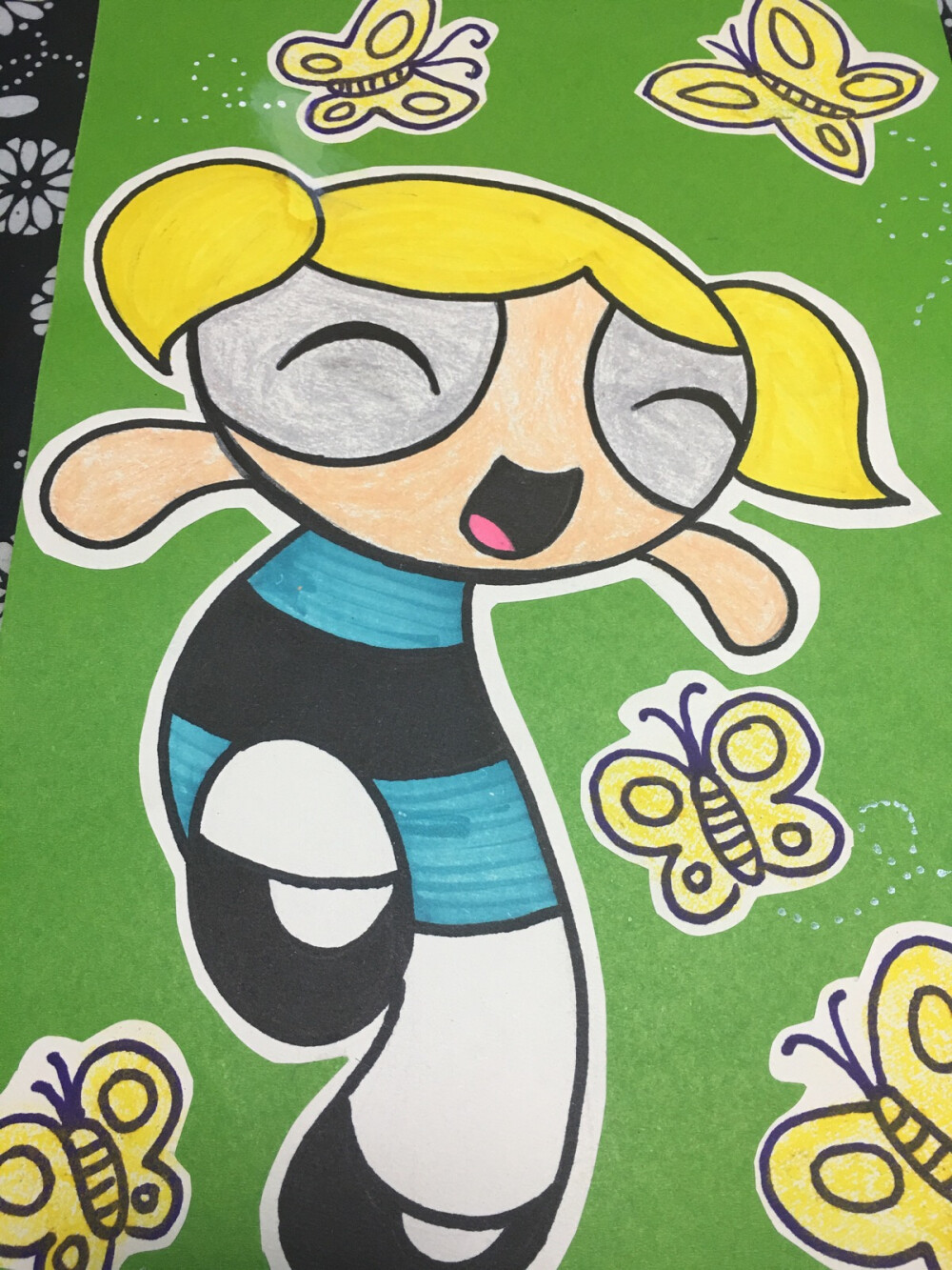 飞天小女警儿童画彩笔画幼儿美术