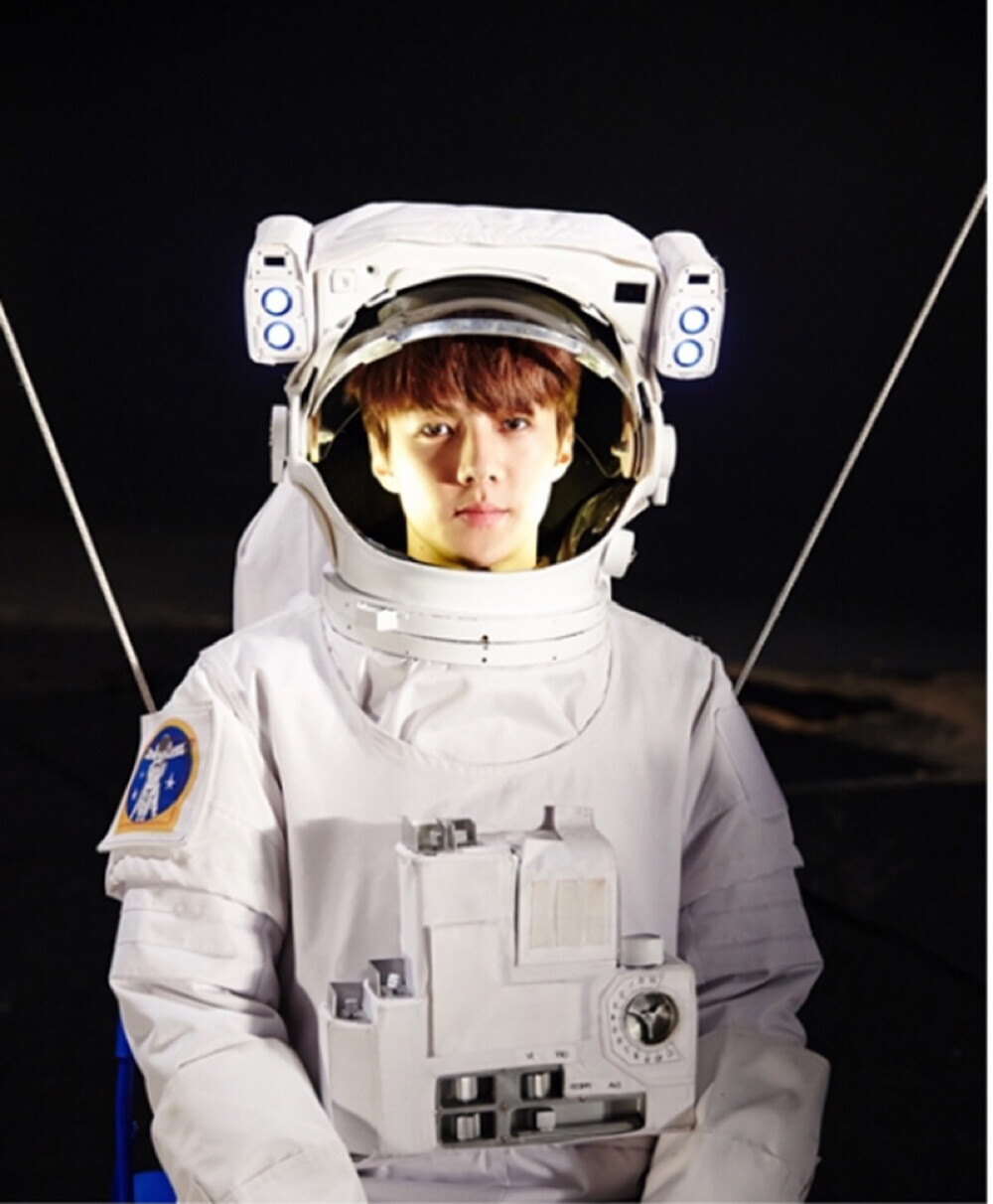 exosingforyou吴世勋宇航员