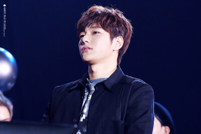 infinite 【손잡고 걷는 길】151227 SBS 歌谣大战 #张东雨# #金明洙# 共7P 度盘链接：【http://t.cn/R4X4ck6】饭拍禁二改，转载请注明原出处。