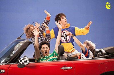 GOT7是韩国JYPEntertainment于2014年推出的男子组合，七名成员包括林在范（JB.）、朴珍荣（Jr.）、段宜恩（Mark）、王嘉尔（Jackson）、崔荣宰（YoungJae）、BamBam、金宥谦（YuGyeom）