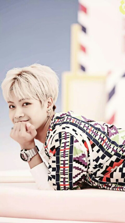 GOT7是韩国JYPEntertainment于2014年推出的男子组合，七名成员包括林在范（JB.）、朴珍荣（Jr.）、段宜恩（Mark）、王嘉尔（Jackson）、崔荣宰（YoungJae）、BamBam、金宥谦（YuGyeom）