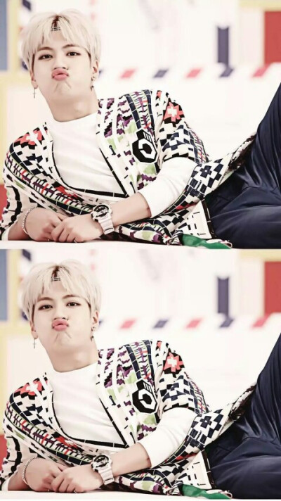 GOT7是韩国JYPEntertainment于2014年推出的男子组合，七名成员包括林在范（JB.）、朴珍荣（Jr.）、段宜恩（Mark）、王嘉尔（Jackson）、崔荣宰（YoungJae）、BamBam、金宥谦（YuGyeom）