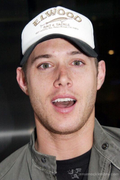 Jensen Ackles,Dean