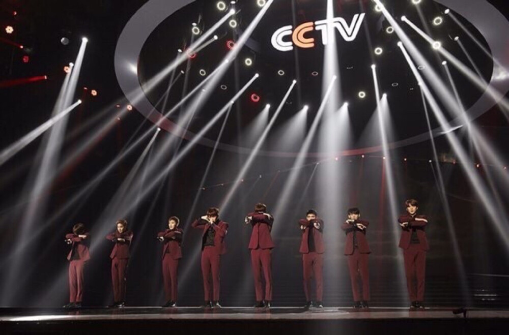 CCTV 跨年 EXO