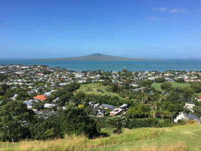 蓝天小岛