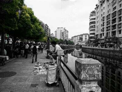 毕节 街道 河岸 集市 街景 市民