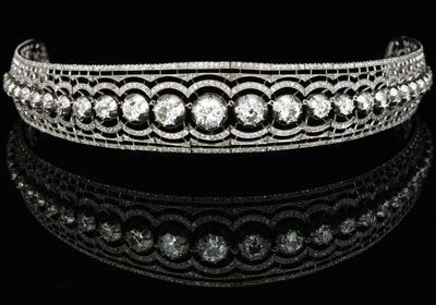 伯爵谢尔普莱森的钻石头饰，大约1882