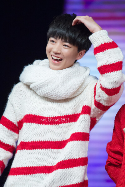 #王俊凯# #TFBOYS王俊凯# #TFBOYS# 151128 同组合成员生日会 cr：OverPower921