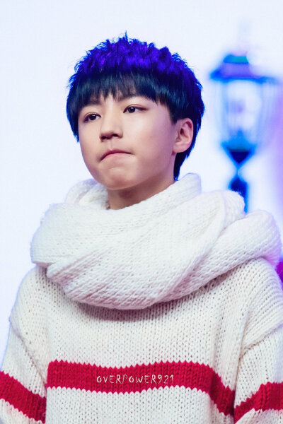 #王俊凯# #TFBOYS王俊凯# #TFBOYS# 151128 同组合成员生日会 cr：OverPower921