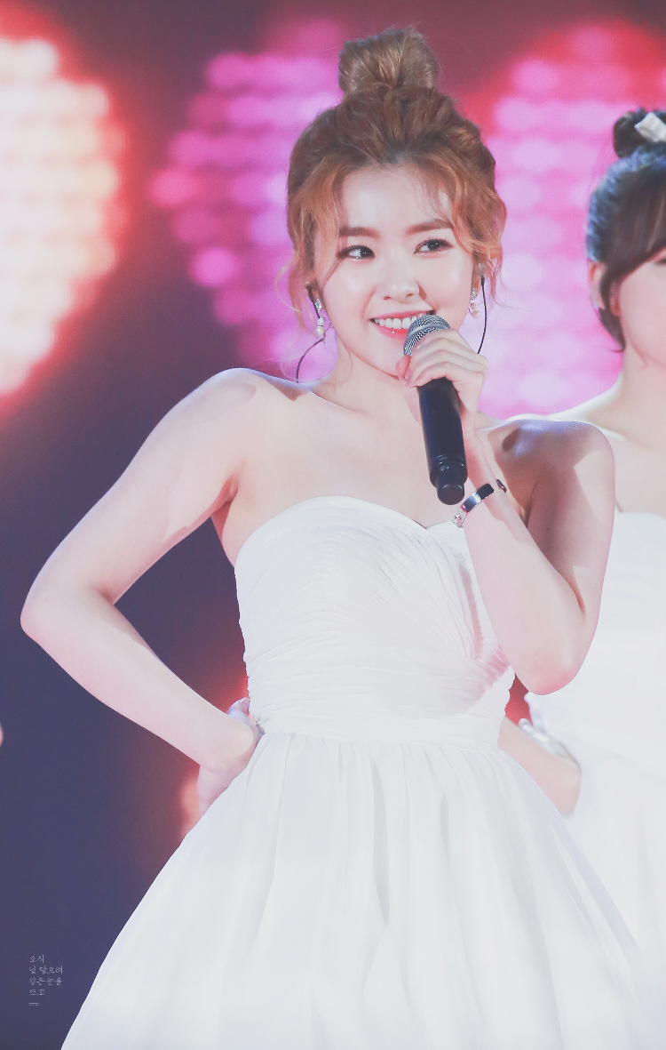 裴珠泫(irene),1991年3月29日出生于韩国大邱市,韩国女歌手,女子演唱