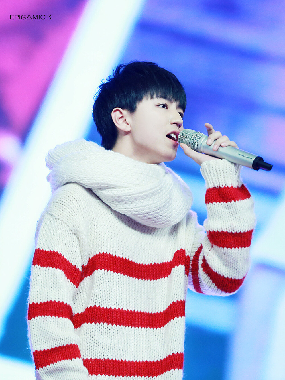 #王俊凯# #TFBOYS王俊凯# #TFBOYS# 151128 同组合成员生日会 cr：EPIGAMICK0921