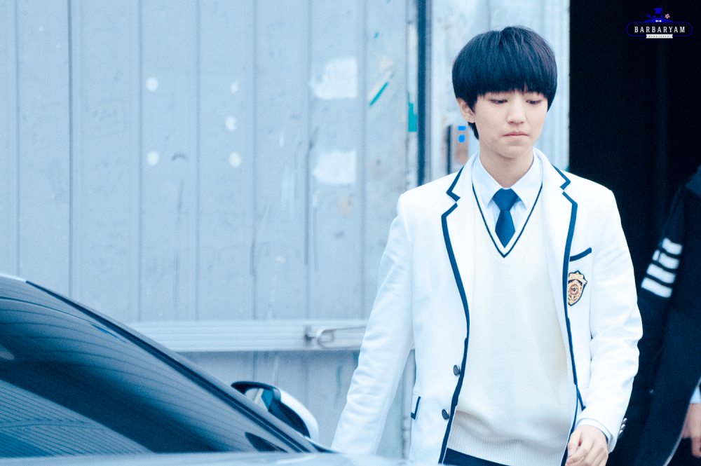 #王俊凱# #TFBOYS王俊凱# #TFBOYS# 151118 韓國上班 cr：王俊凱的壩壩筵應(yīng)援隊(duì)