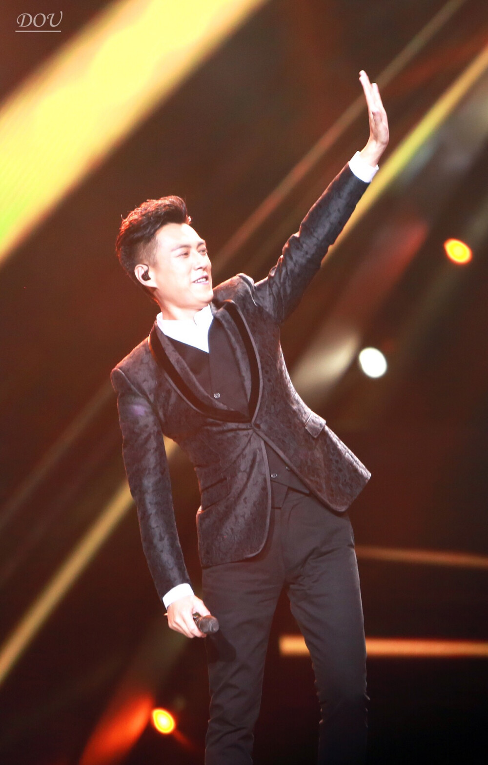 靳哥哥靳东东方卫视跨年晚会