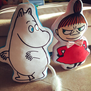 特 日单  Moomin姆明亚美饼干造型超柔抱枕 靠垫 午睡枕 2款选