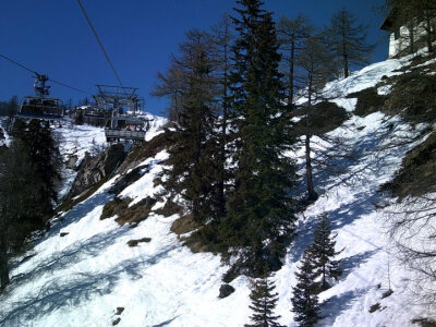 Courmayeur, Italy 19/02/2011 初中的时候，学校组织去意大利滑雪来着