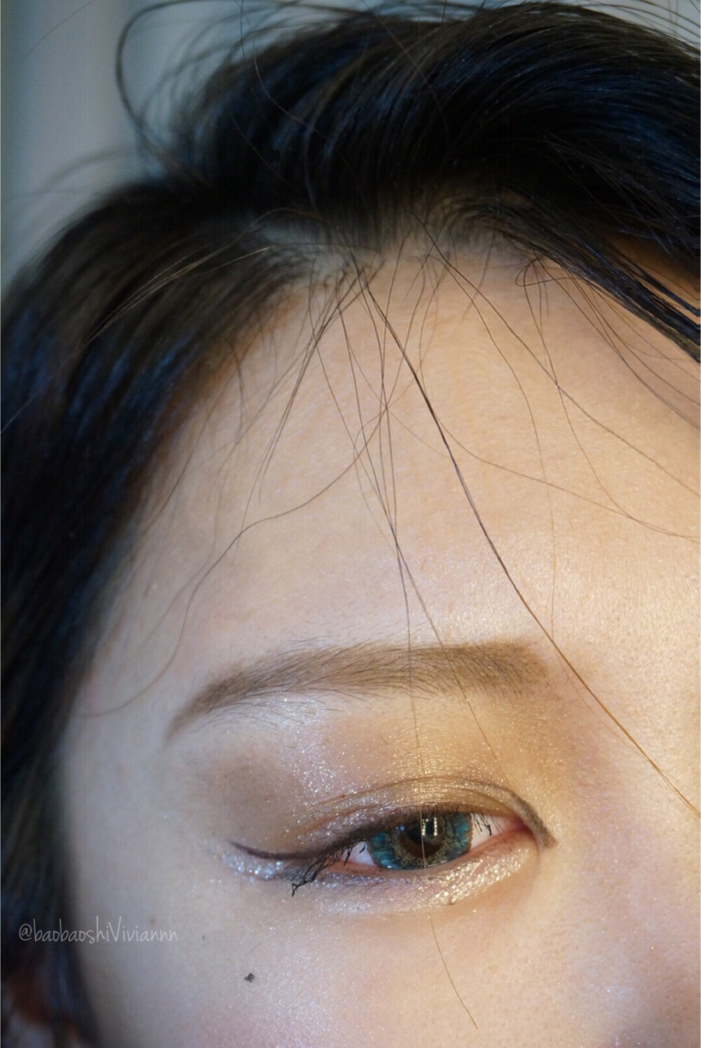 make a wish，希望明天别失眠…睫毛是乱刷的 粉底没擦头发没洗图懒得p 半夜失眠来撸妆就不要讲究太多