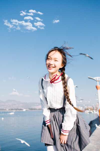  【海埂の海鸥】我们翻山越岭，不期而遇，飞在一片叫做梦想的阳光里。出境:@YANGXRONG 摄影/后期:@小巍学长