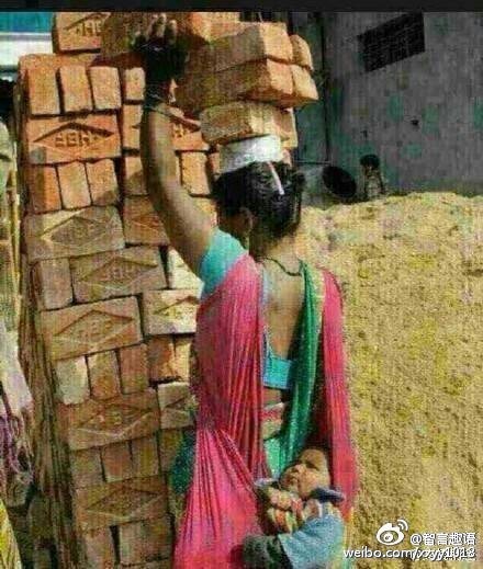 @智言趣语
无意间看到的图片，。生活不会因为你是母亲，就给你特殊，不会因为你是女人，就会给你让路！____给坚强的女人们。