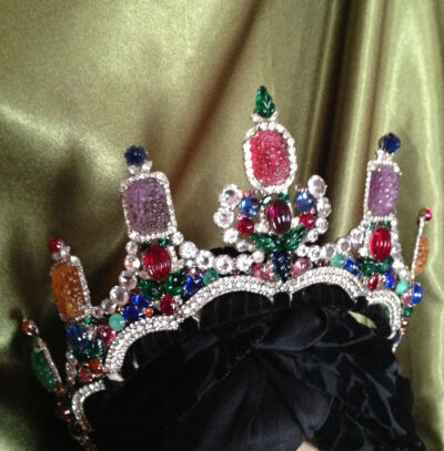 罗伯特-索莱尔头饰