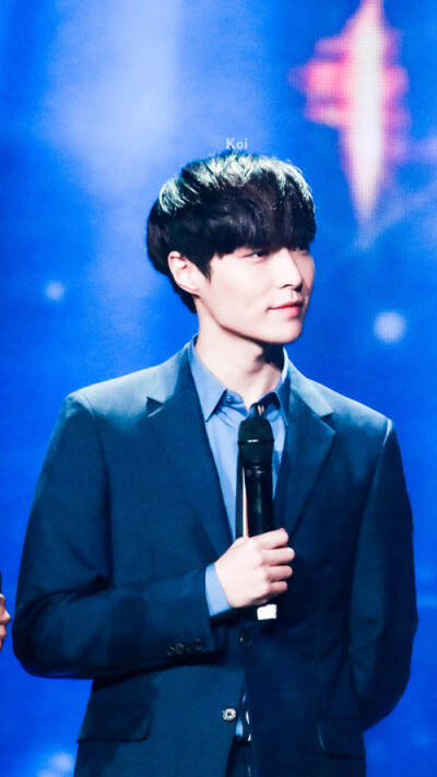 张艺兴.EXO.LAY