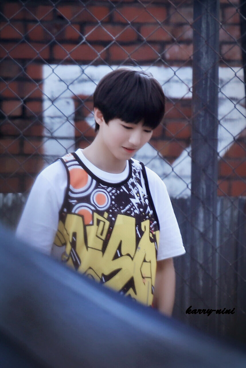 #王俊凯# #TFBOYS王俊凯# #TFBOYS# 151121 韩国上班 cr：karry-nini