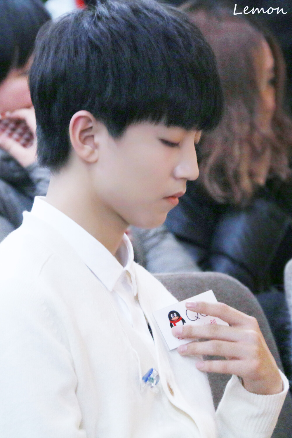 #王俊凯# #TFBOYS王俊凯# #TFBOYS# 151130 QQ空间红围巾公益活动 cr：LLLemonK