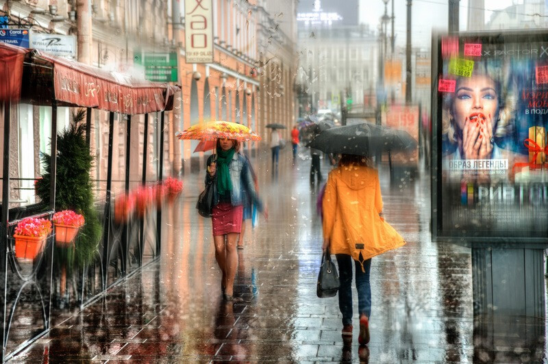 不久前我们曾经领略了法国摄影师Christophe Jacrot拍摄的雨中城市《雨中的城市 THE CITIES IN THE RAIN BY CHRISTOPHE JACROT》，也曾看过艺术家Gregory Thielker笔下的雨中城市《天空之下，漫无经心(UNDER THE UNMINDING SKY) BY GREGORY THIELKER》
资味 www.cheerway